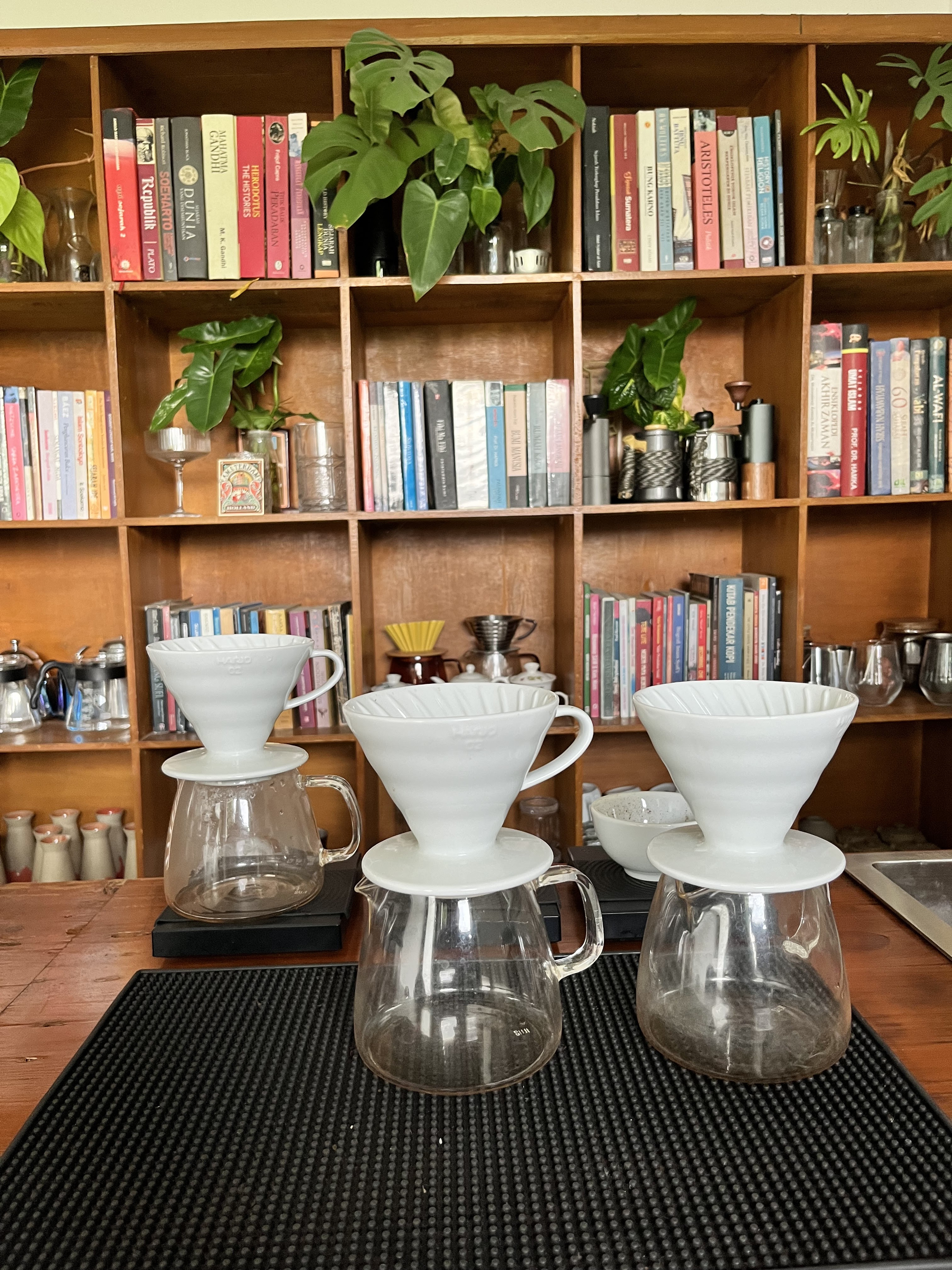 Menemukan Gimbo Coffee, Slow Bar dengan Latar Belakang Gunung Merapi di Maguwoharjo Menemukan Gimbo Coffee, Slow Bar dengan Latar Belakang Gunung Merapi di Maguwoharjo